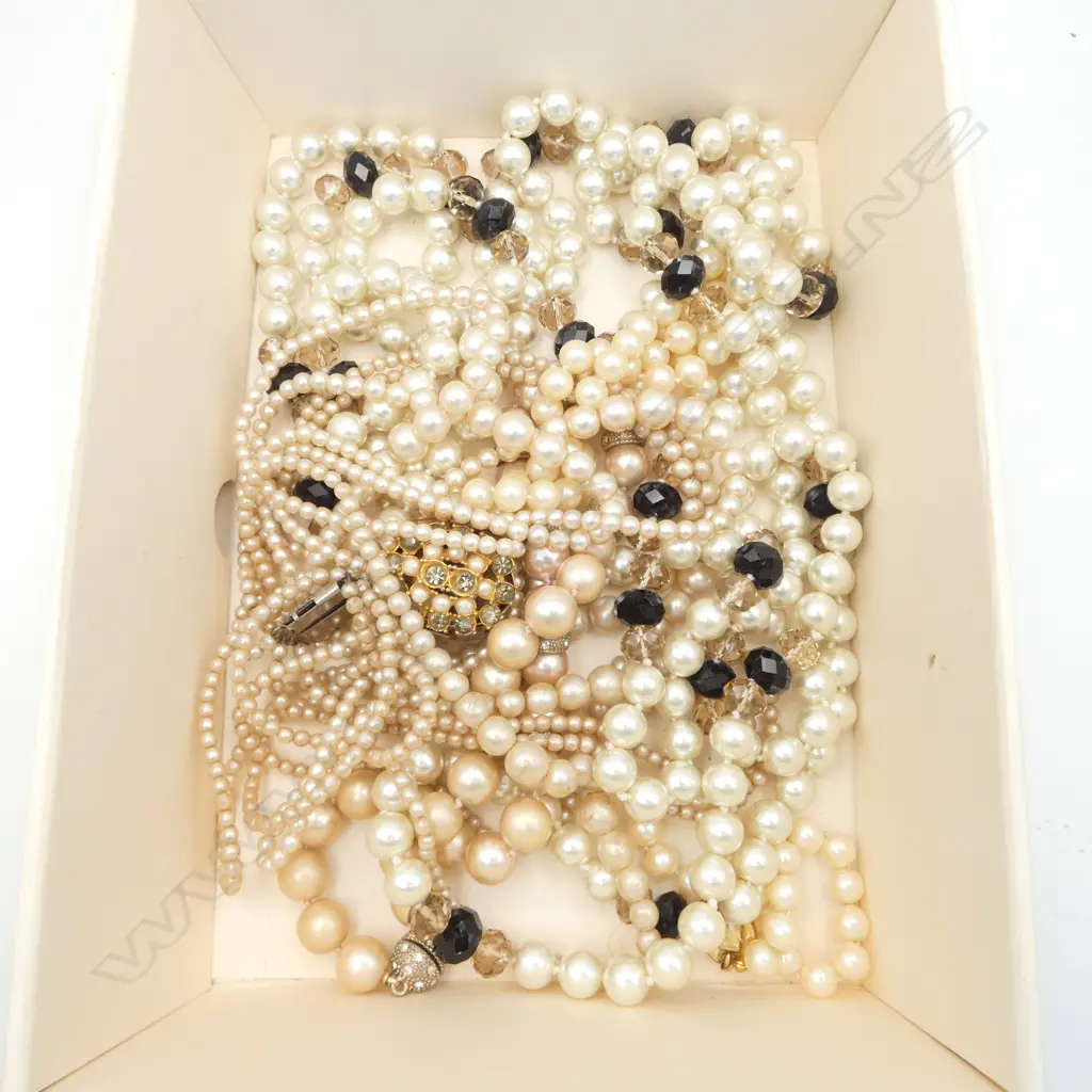 ASST. PEARL JEWELLERY Image 1++