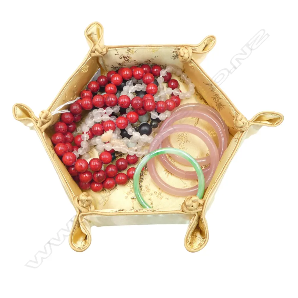 ASST. JEWELLERY; 4 GLASS BANGLES (1 AF), 2 NECKLACES, 3 BEAD BRACELETS ETC Image 1++