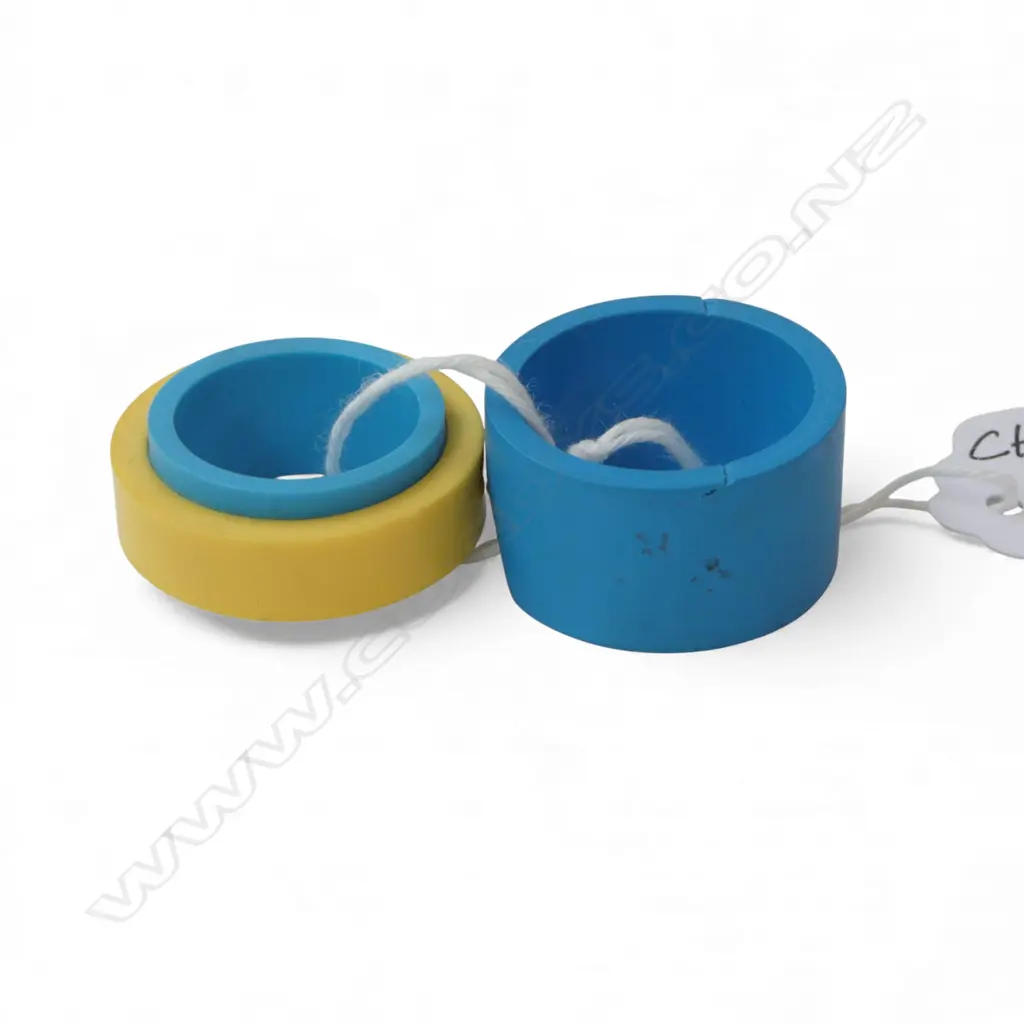 2 RESIN RINGS by JEWELLER KIM BRICE, SML/LRG SIZE Image 1++