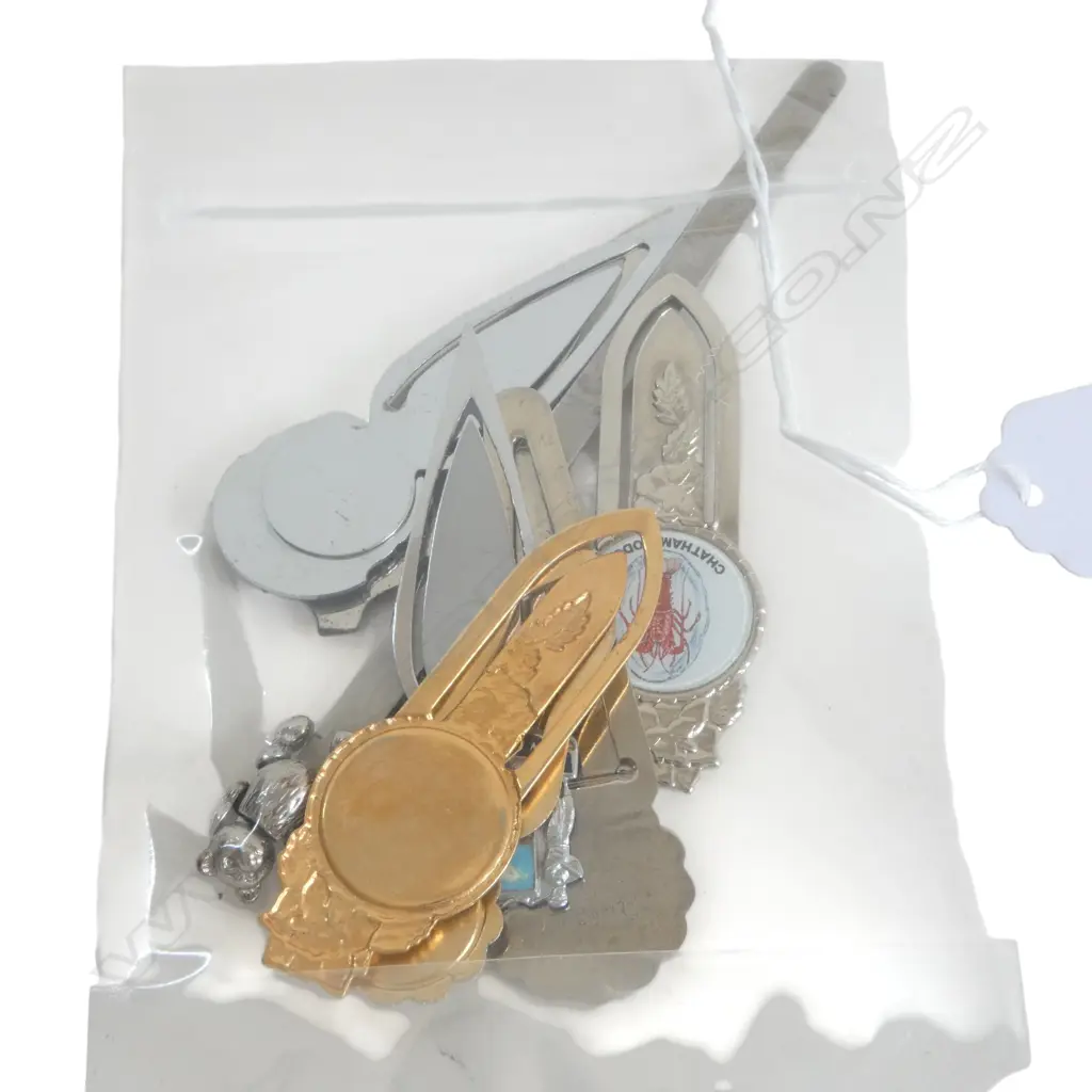 BAG OF 9 PLATED BOOK PAGE MARKERS: ENAMEL + BEAR ETC Image 1++