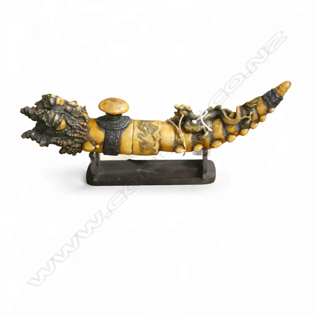 CHINESE DRAGON OPIUM PIPE ON WOOD STAND L330MM Image 1++