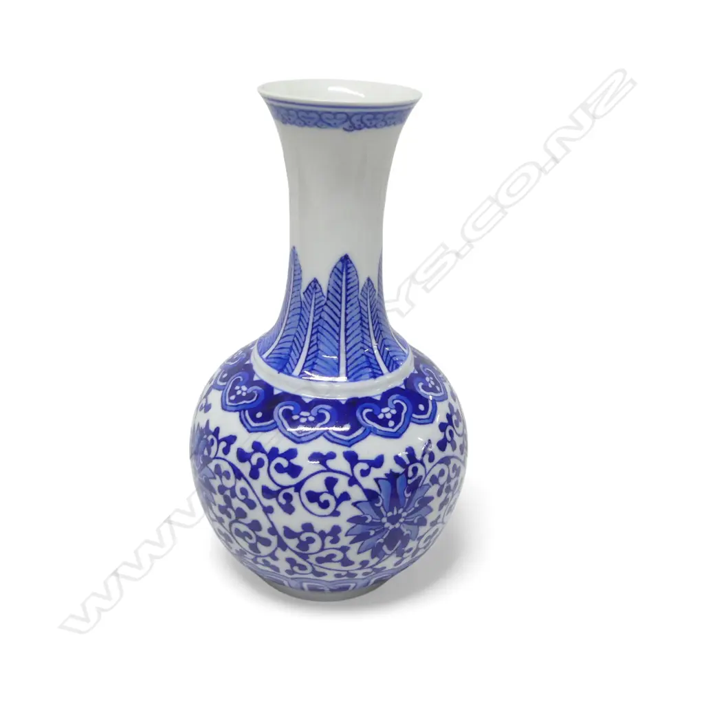 CHINESE EARLY 20C BLUE & WHITE VASE H230MM Image 1++