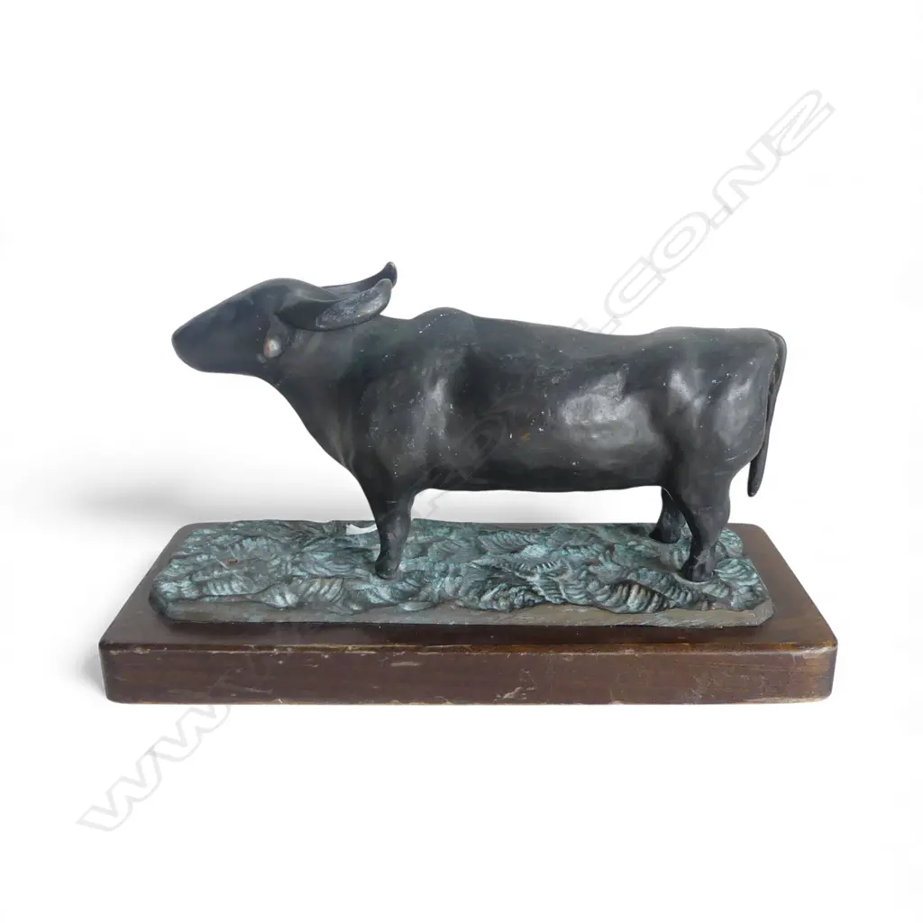 BRONZE HORNED COW L.270mm Image 1++