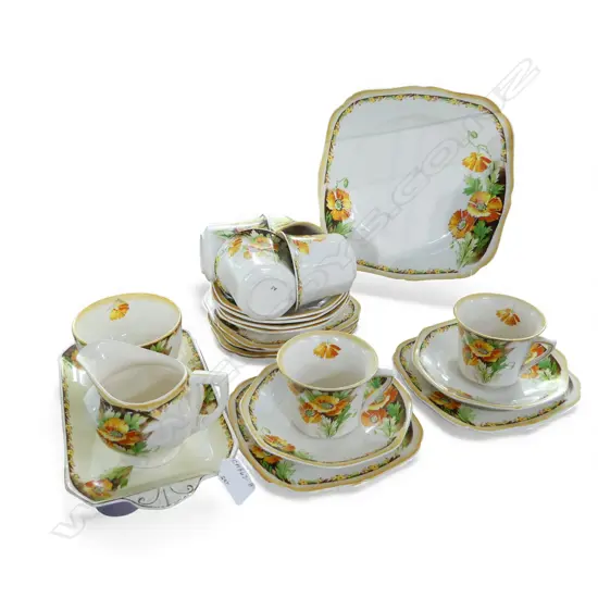 H&K TUNSTALL ENGLISH CHINA TEA SET, 6 PLACE SETTING
