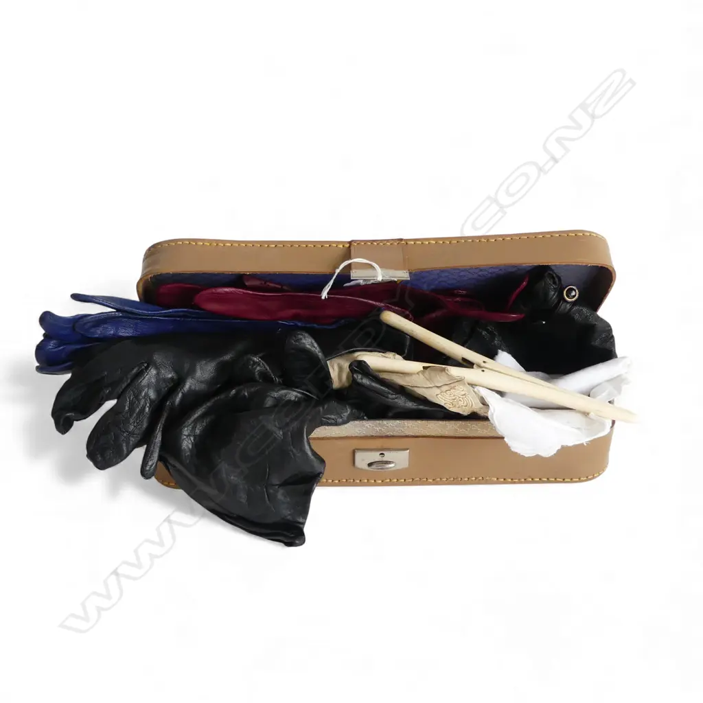 VINTAGE LEATHER 'GLOVE' BOX of VINTAGE LEATHER GLOVES ETC Image 1++