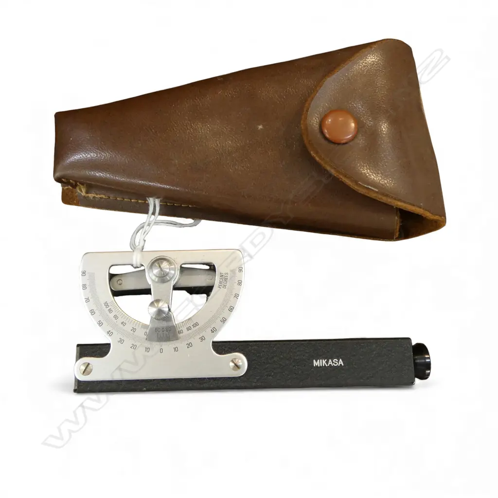 MIKASA HAND LEVEL IN LEATHER CASE  Image 1++