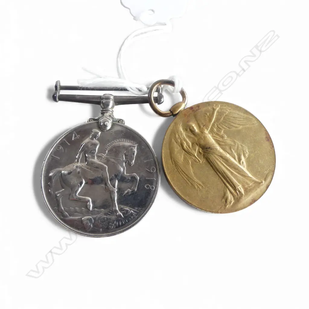 2 BRITISH WWI SERVICE MEDALS, ONE BRONZE & ONE SILVER 33.27gm Image 1++