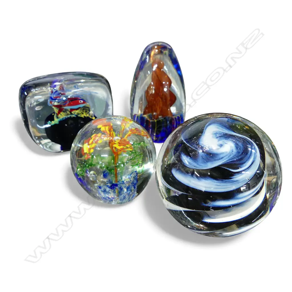 4 GLASS PAPERWEIGHTS 100MM TALLEST Image 1++