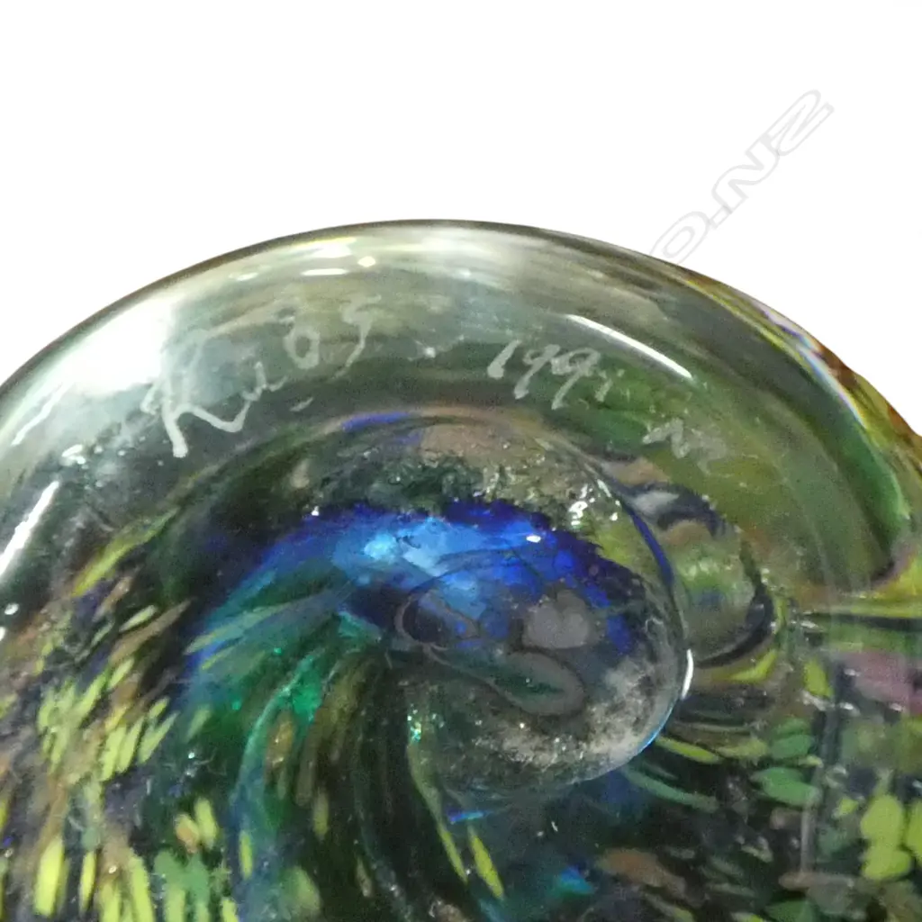 PETER RAOS GARDEN SERIES GLASS PAPER WEIGHT signed & dated 1991 Image 1++