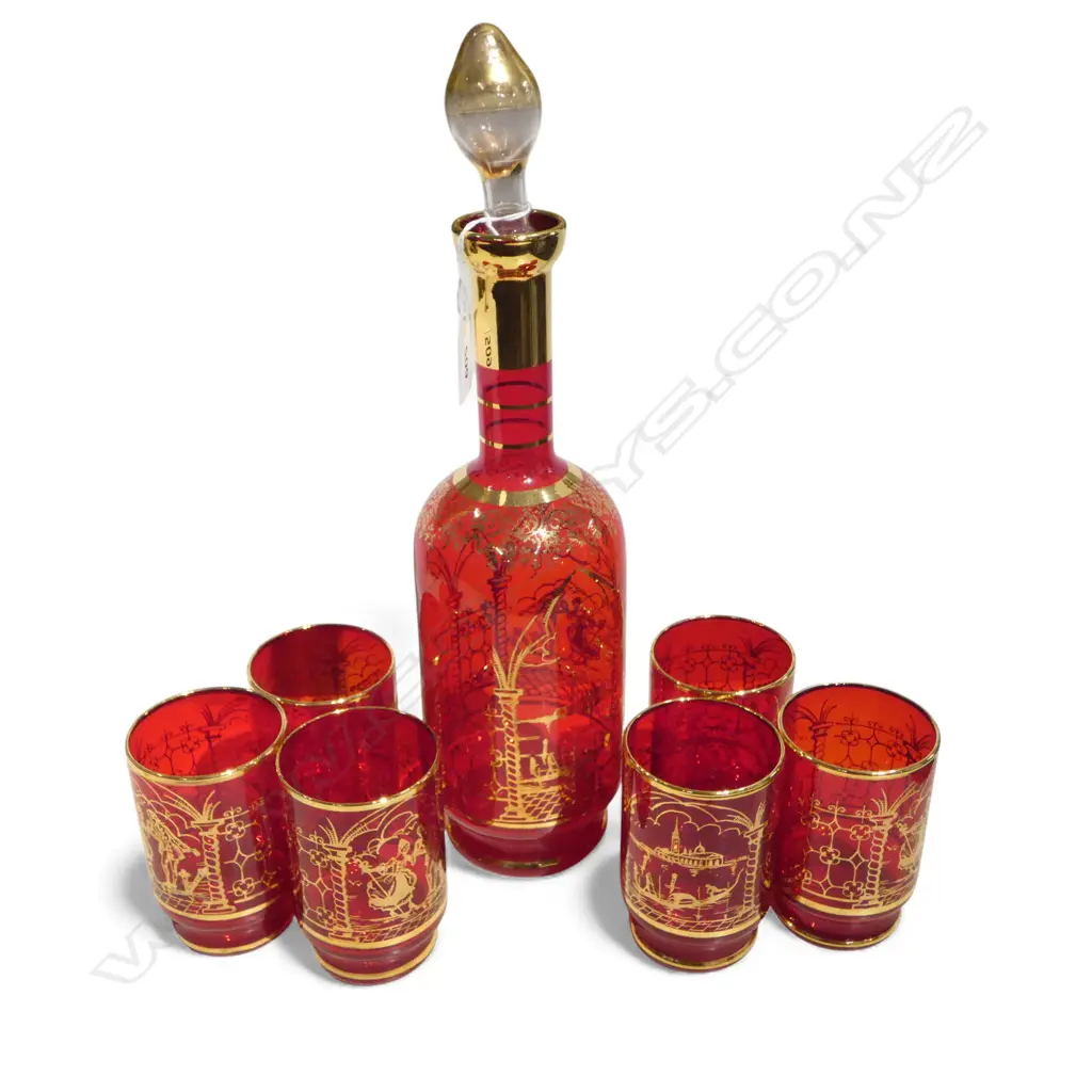 RED GLASS DECANTER &6 MATCHING GLASSES  Image 1++