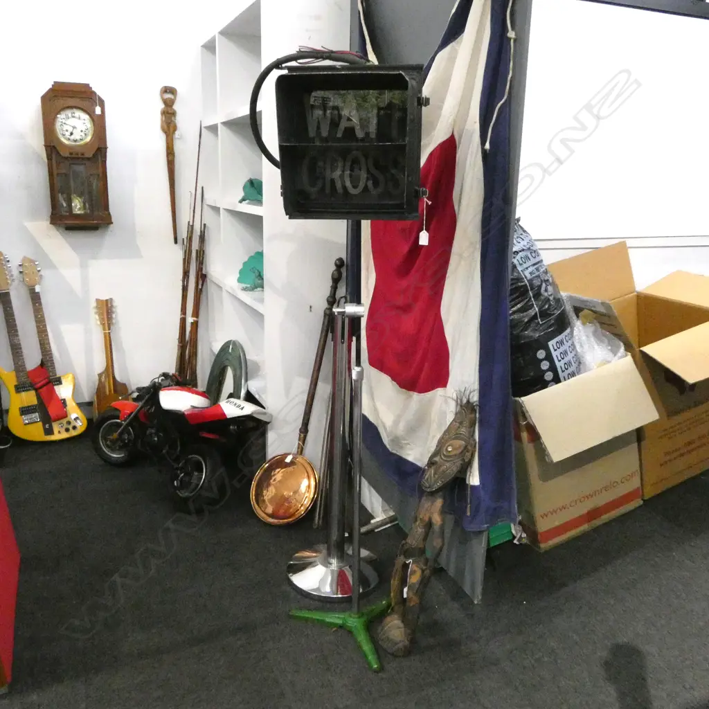 VINTAGE PEDESTRIAN X LIGHT ON STAND lamp working H.1600mm Image 1++