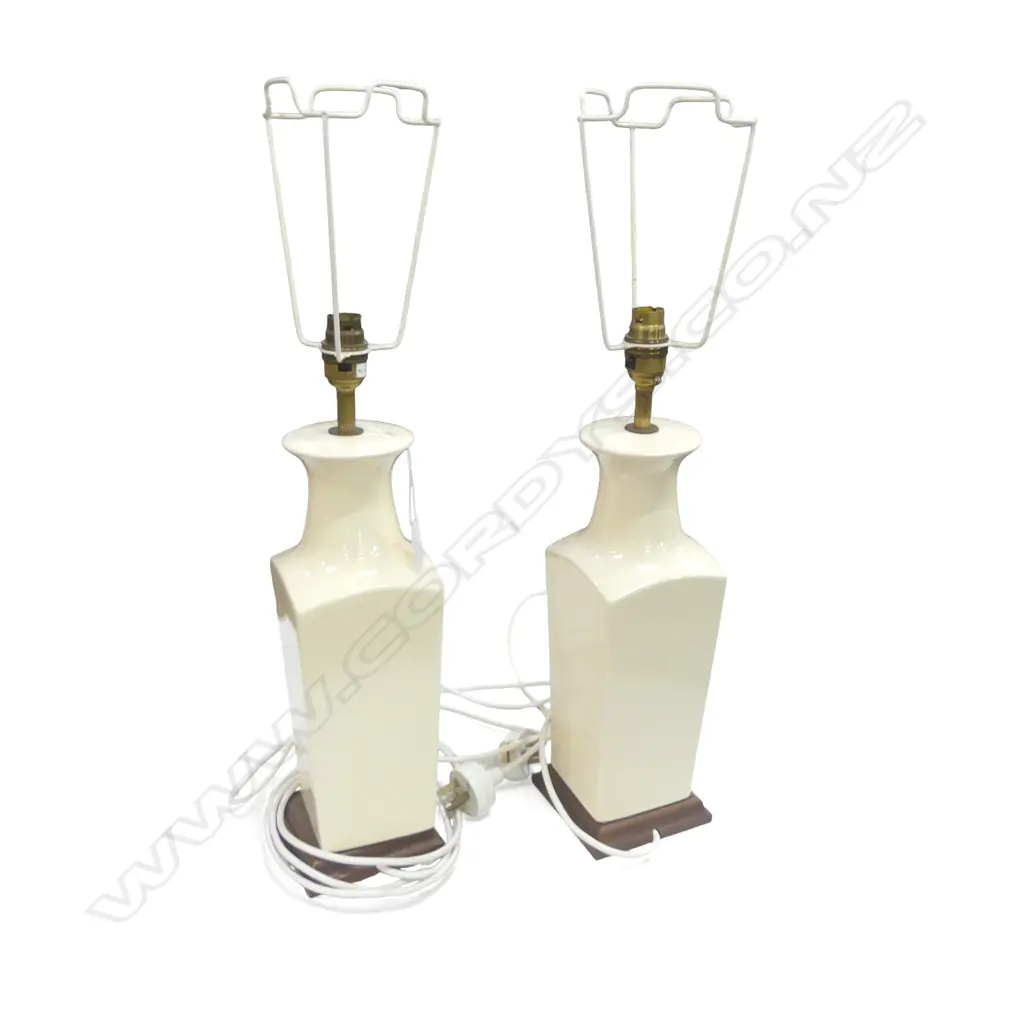 PR CREAM GLAZE TABLE LAMPS H.440mm Image 1++