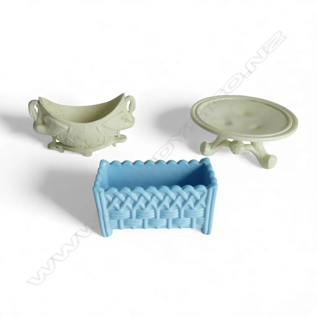 3 VICTORIAN SOWERBY VITROPORCELAIN GLASS PIECES: Swan vase + Turquoise  trough + tazza Image 1++