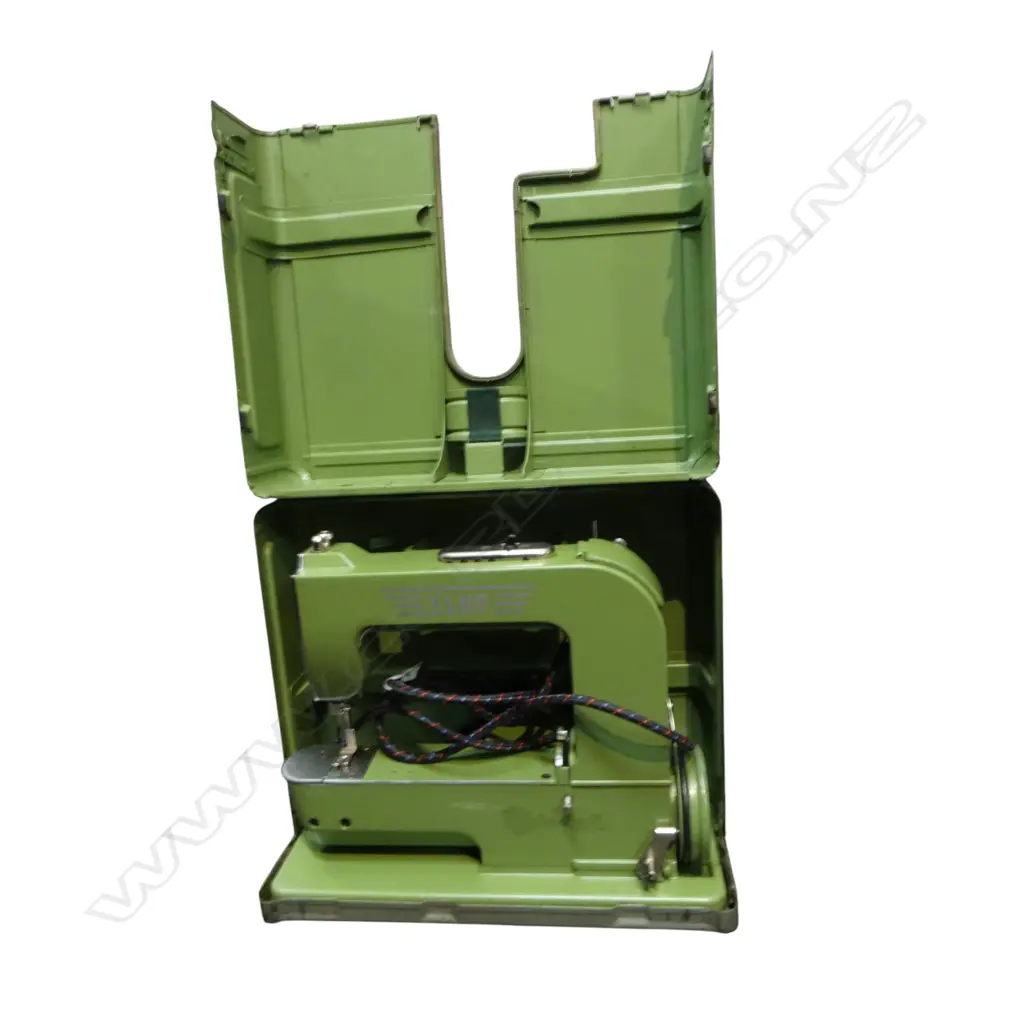 ELNA 'GRASS HOPPER' SEWING MACHINE Image 1++