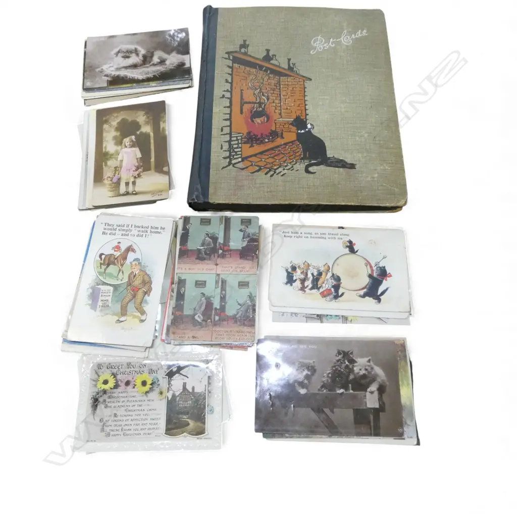 EARLY 20thC POSTCARD ALBUM with many cards Image 1++