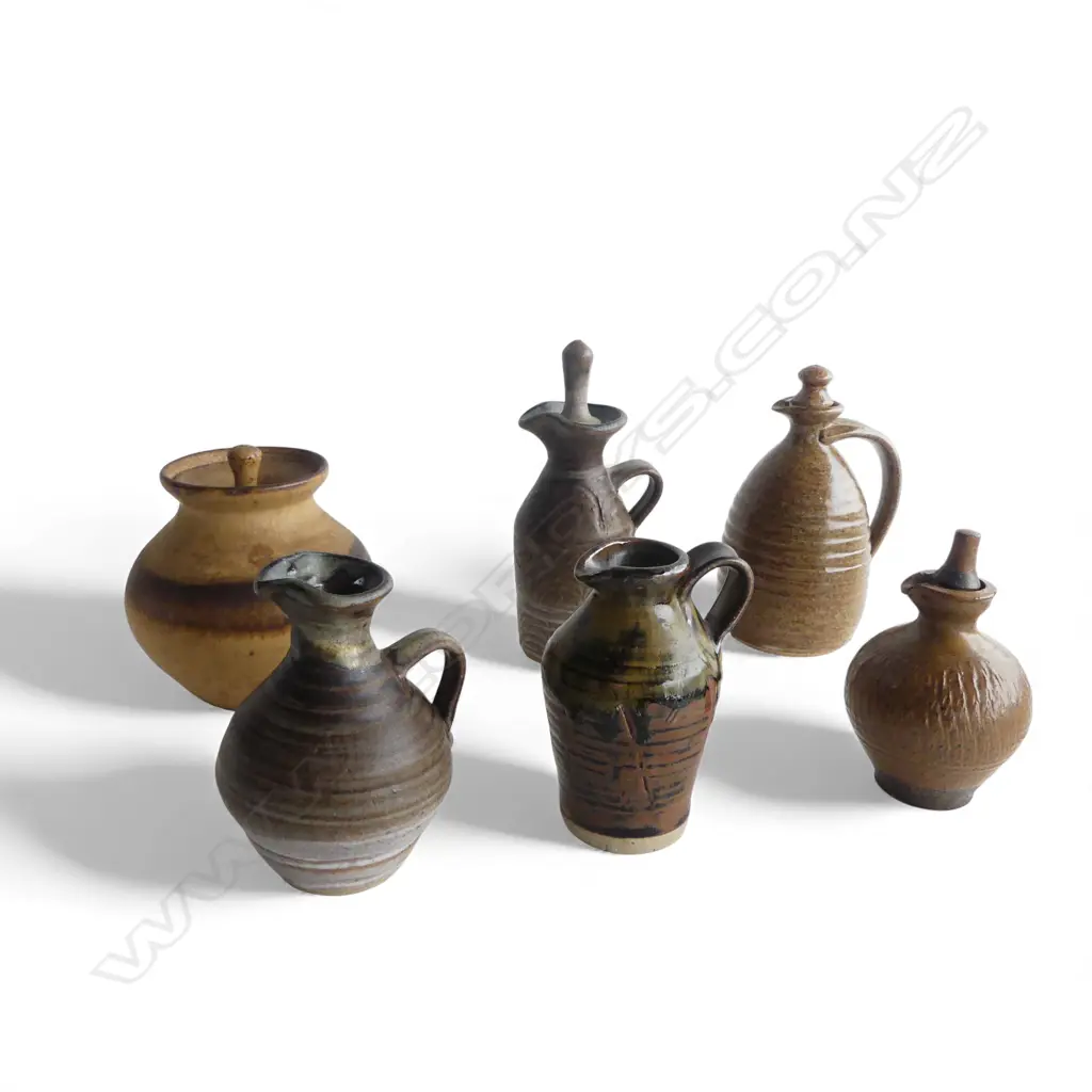 6 SML NZ POTTERY PIECES, INCLD 2 LEN CASTLE Image 1++