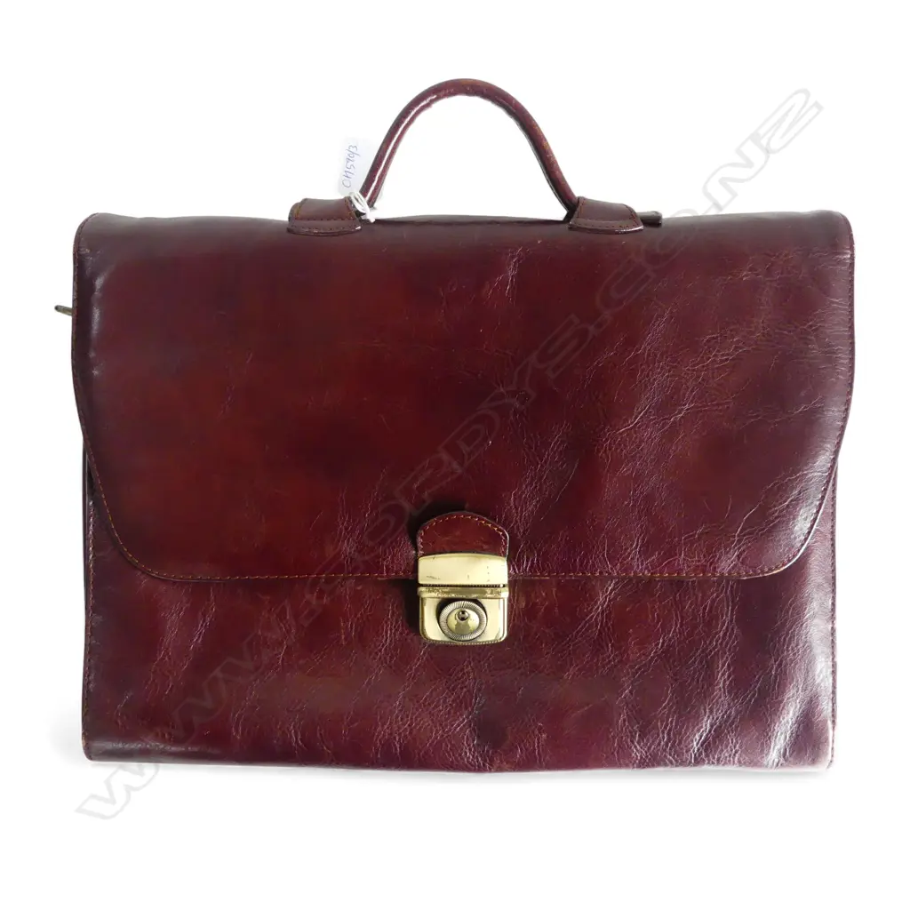LOUVIER ITALIAN LEATHER BREIFCASE W.380mm Image 1++