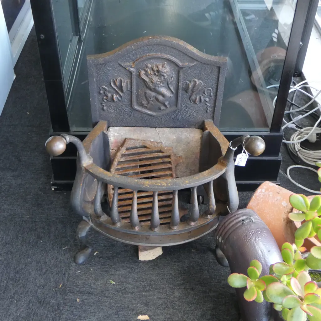 ANTIQUE CAST IRON FIRE GRATE 590mm AF Image 1++
