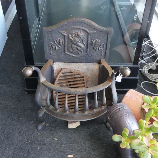 ANTIQUE CAST IRON FIRE GRATE 590mm AF
