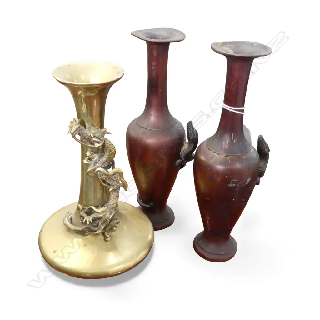 3 ORIENTAL METAL VASES w. APPLIED DRAGONS; PR + 1 H.230mm Image 1++