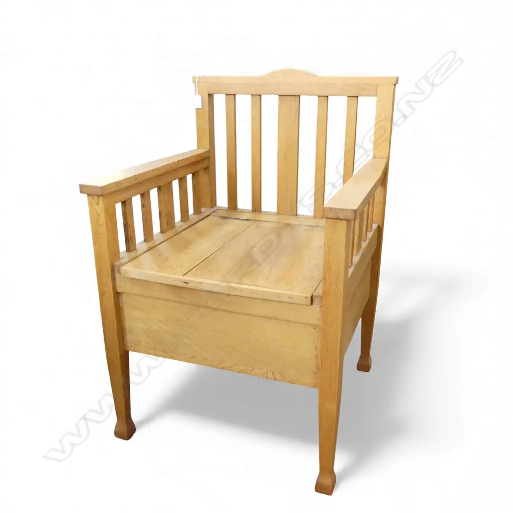 COMMODE ARMCHAIR Image 1++