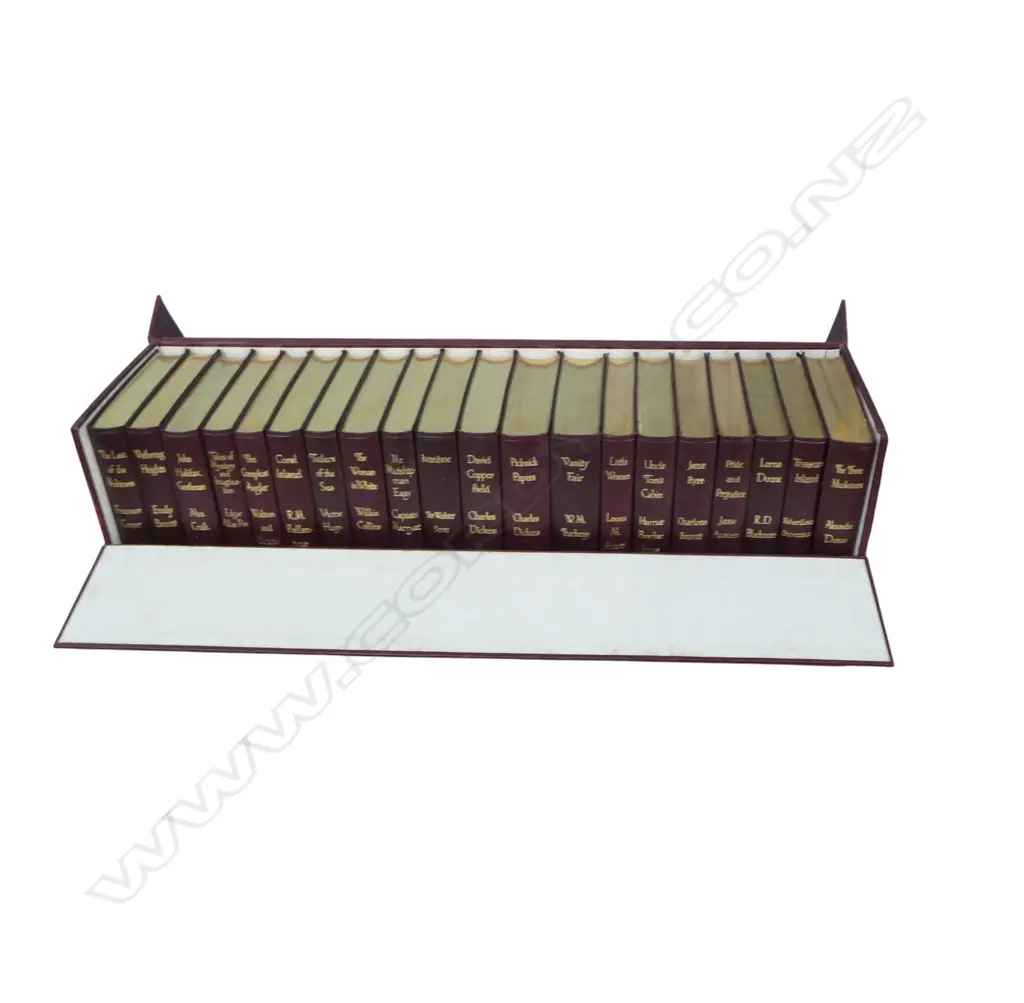 GORDON CLASSIC LIBRARY, 20 BOOK SET, BOXED W.460mm Image 1++