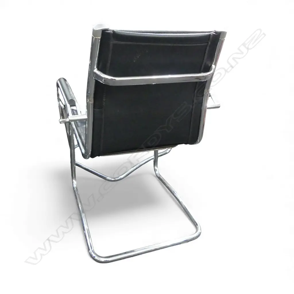 4 MODERN CHROME AND BLACK LEATHER DINING CHAIRS Image 1++