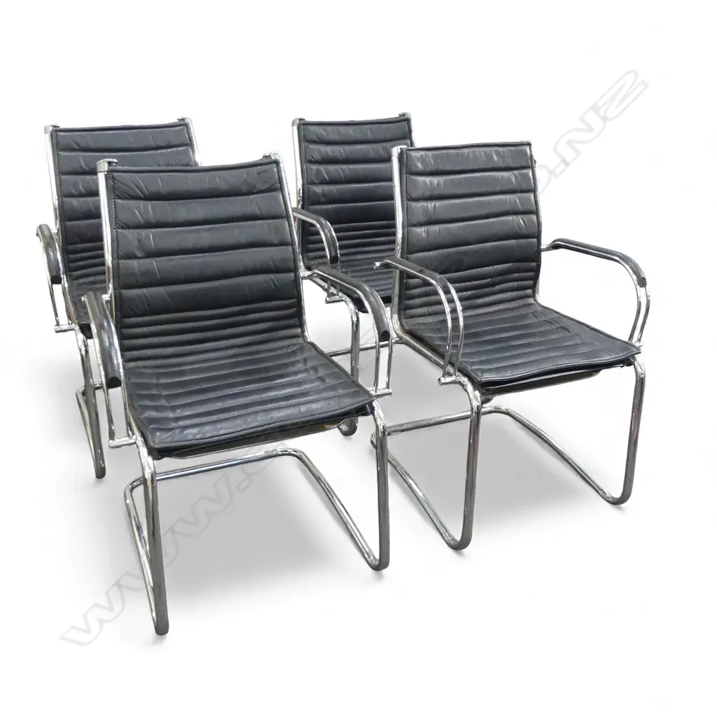 4 MODERN CHROME AND BLACK LEATHER DINING CHAIRS Image 1++