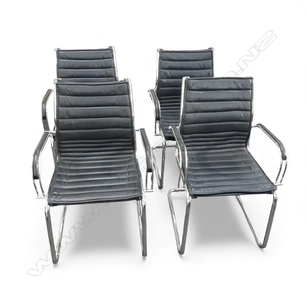 4 MODERN CHROME AND BLACK LEATHER DINING CHAIRS Image 1++