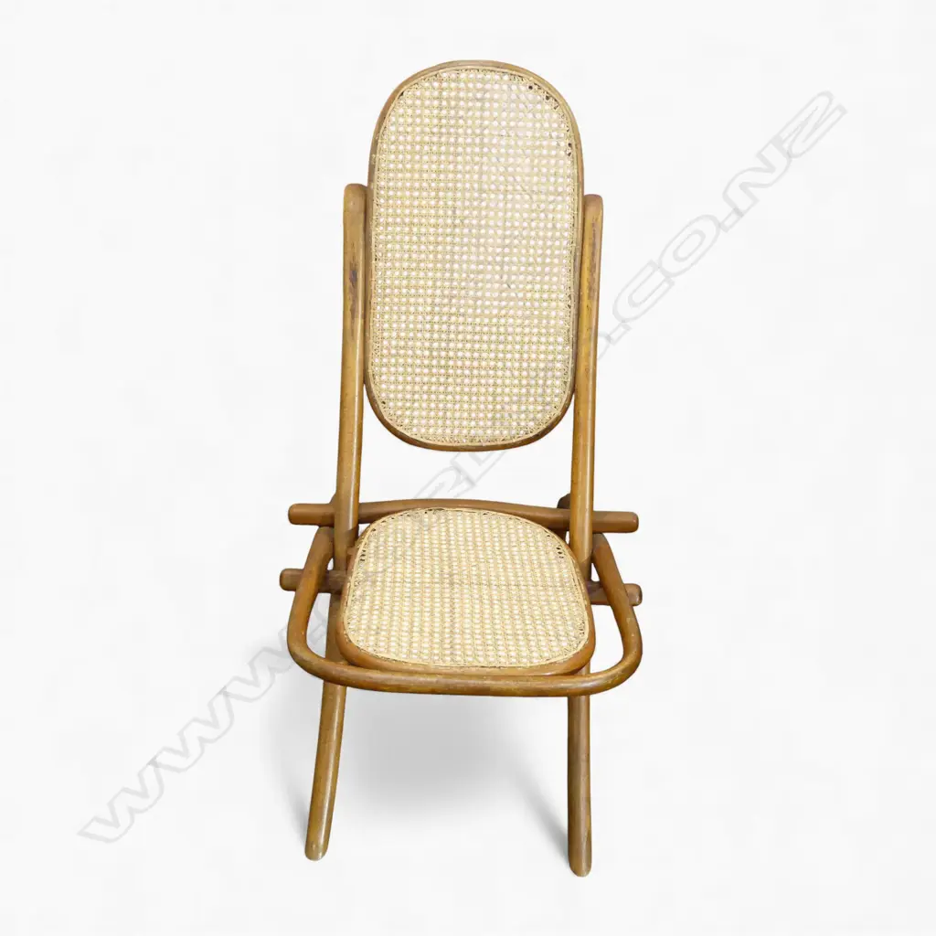 BENTWOOD CHAIR Image 1++