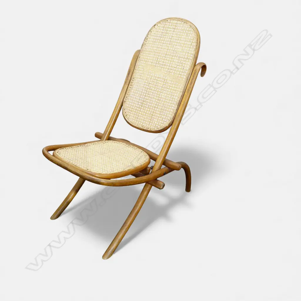 BENTWOOD CHAIR Image 1++