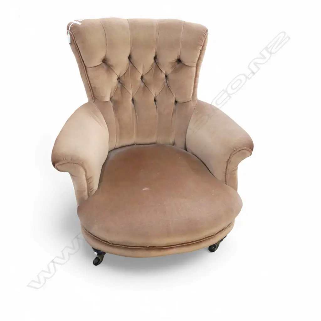 VELVET BUTTON BACK ARMCHAIR Image 1++