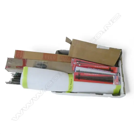 LARGE BOX OF PECO ELECTRIC TRAIN TRACK