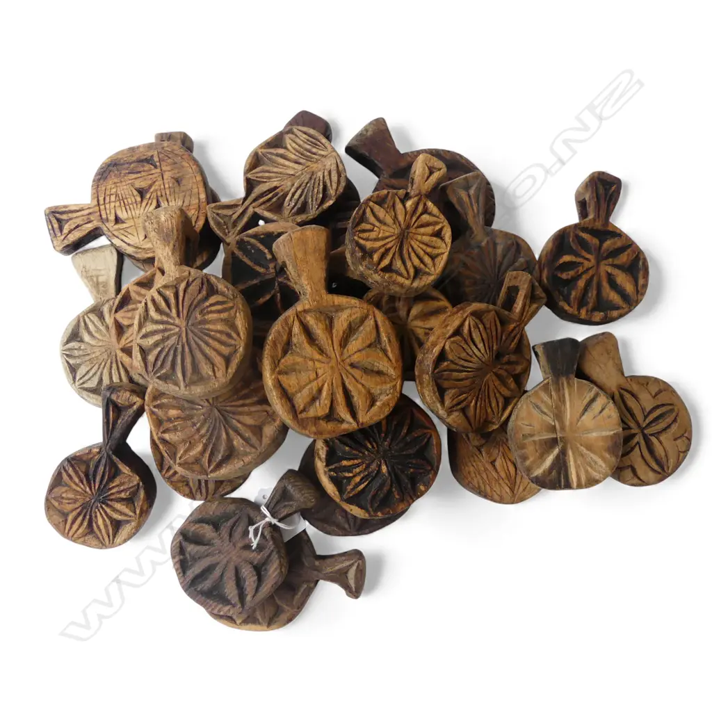  29 AFGHANI CARVED WOODEN SHEEP TAGS H.110mm Image 1++