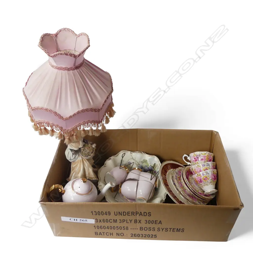 FIGURAL LAMP (FAULTS), ROSLYN PART TEA SERVICE, 3 ROYAL ALBERT 'SERENA' C/S + 2 OTHERS Image 1++