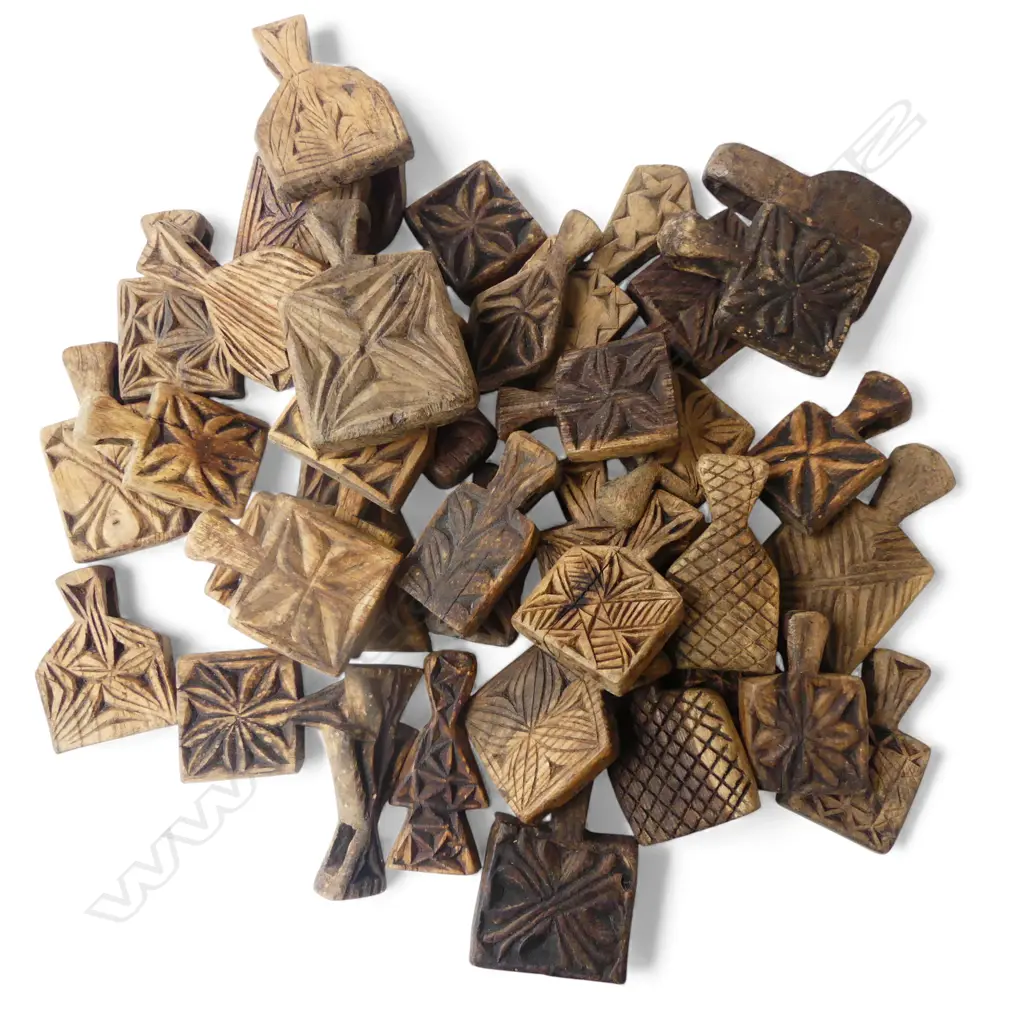 ASST. AFGHANI CARVED WOODEN SHEEP TAGS H.120mm Image 1++