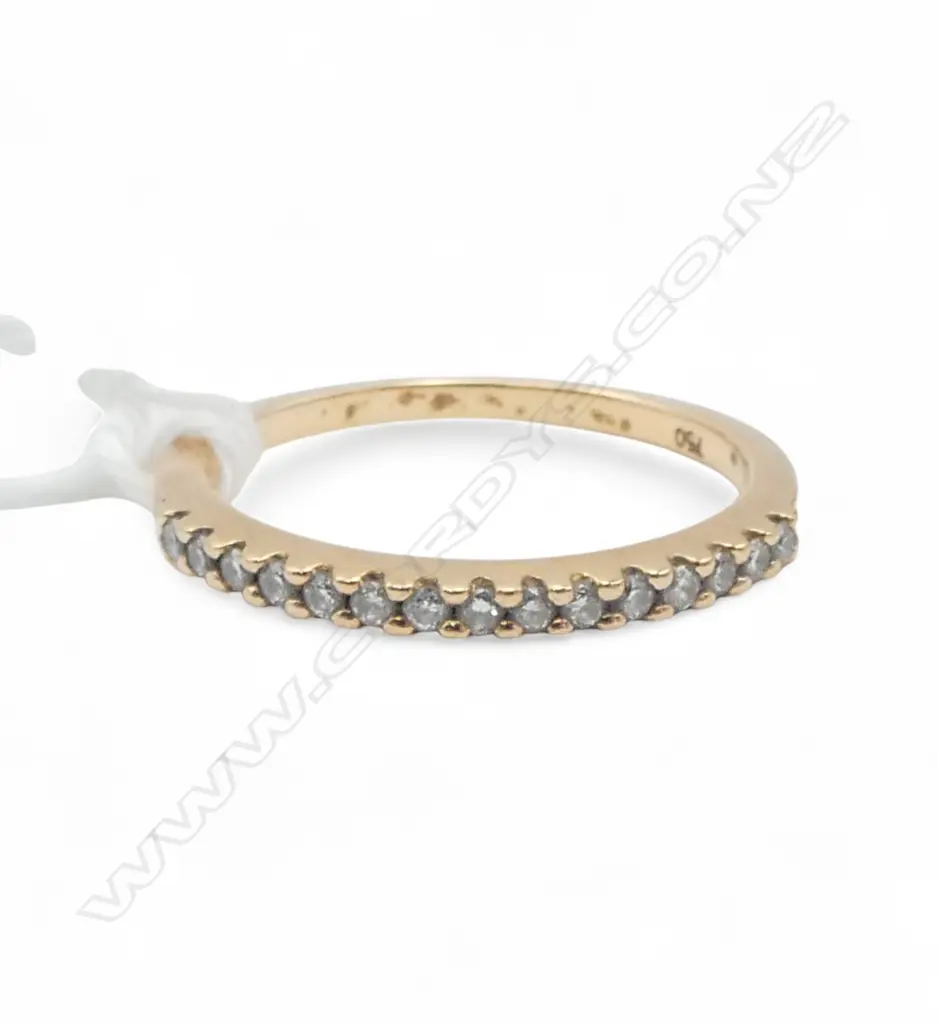 18ct Y/G DIAMOND BAND, 2.44gm SIZE P Image 1++
