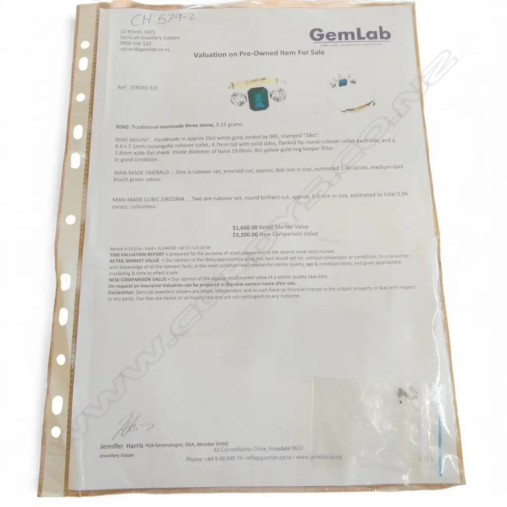 18ct GOLD 3 STONE MAN-MADE EMERALD & CUBIC ZIRCONIA RING with 9ct y/gold ring keeper 5.15gms SIZE R Image 1++