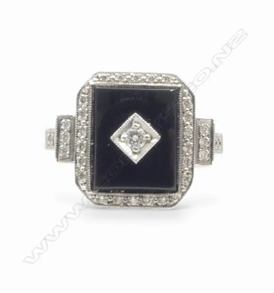 9CT WHITE GOLD DIAMOND & ONYX ART DECO STYLE RING (valuation) SIZE J1/2 Image 1++