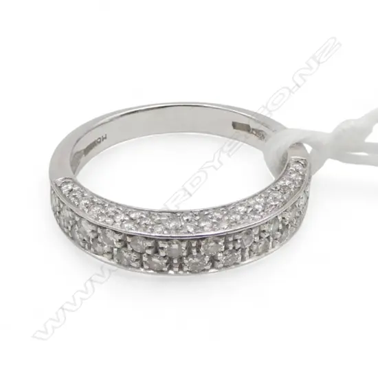 18ct W/GOLD & DIAMOND DRESS RING with STONES SET TOP & SIDES GRAM 3.8gms SIZE O