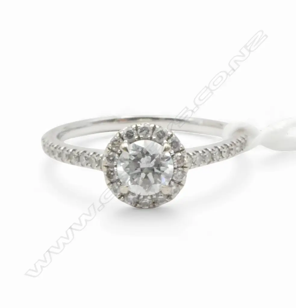 14CT WG DIAMOND CLUSTER RING (centre diamond 0.60ct) SIZE U Image 1++