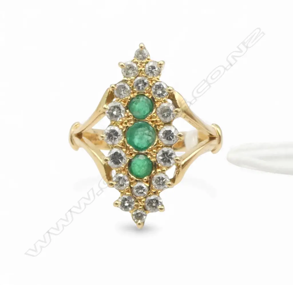 18CT YG EMERALD & DIAMOND DRESS RING 6.4gms SIZE Q Image 1++