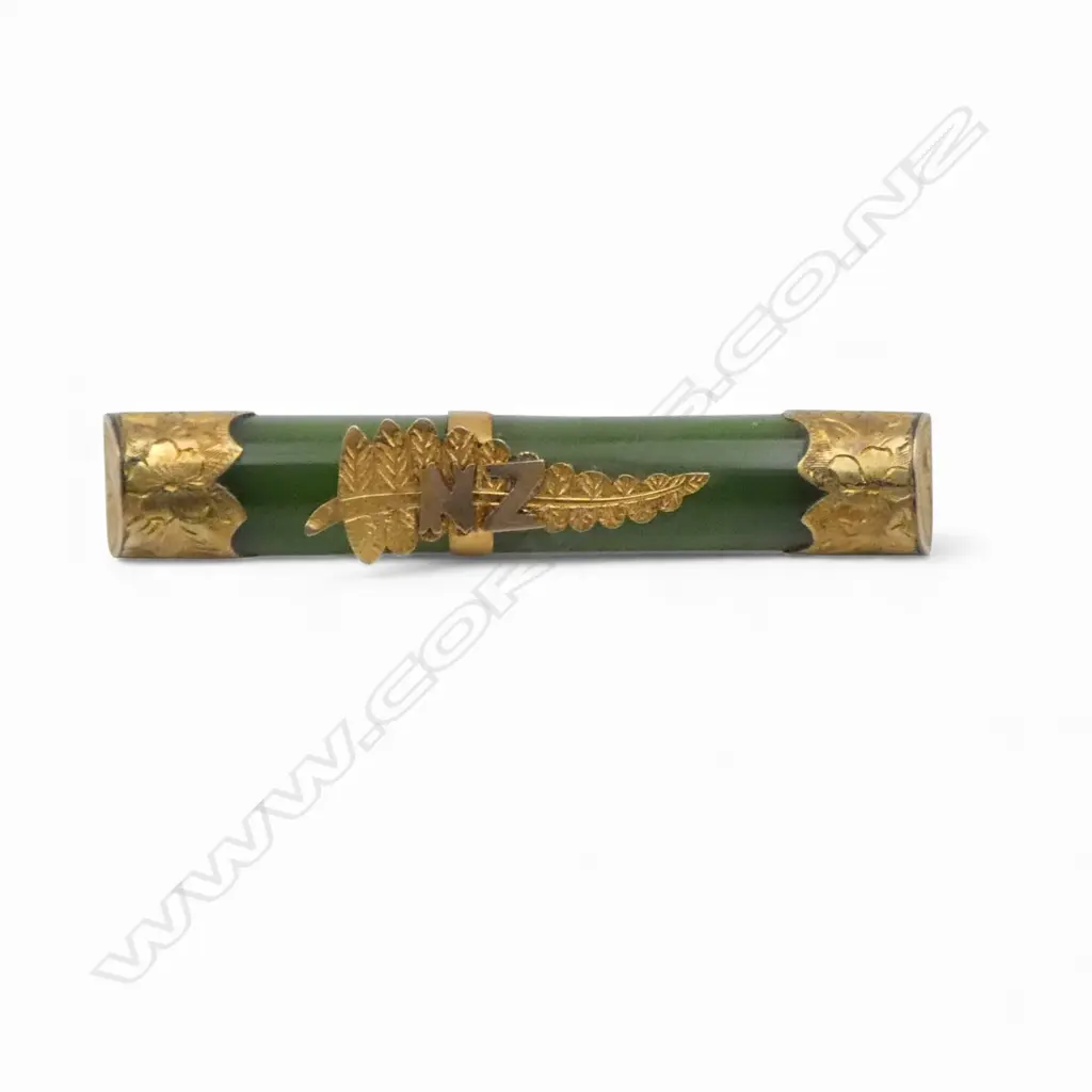 COLONIAL 'N.Z.' 9ct GOLD & POUNAMU BAR BROOCH Image 1++