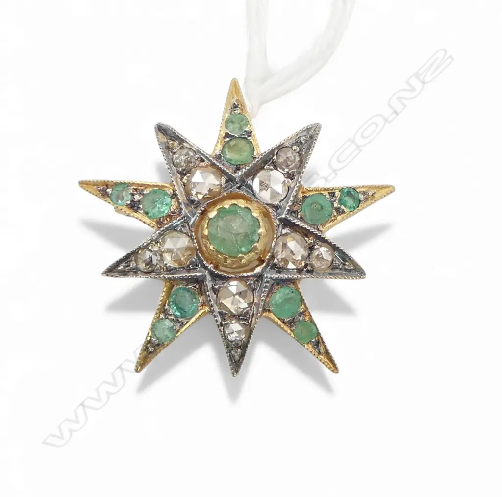 ANTIQUE STYLE SILVER GILT PENDANT/BROOCH ROSE CUT DIAMONDS (0.50ct) EMERALDS (0.60ct) 14ct GOLD BALE Image 1++