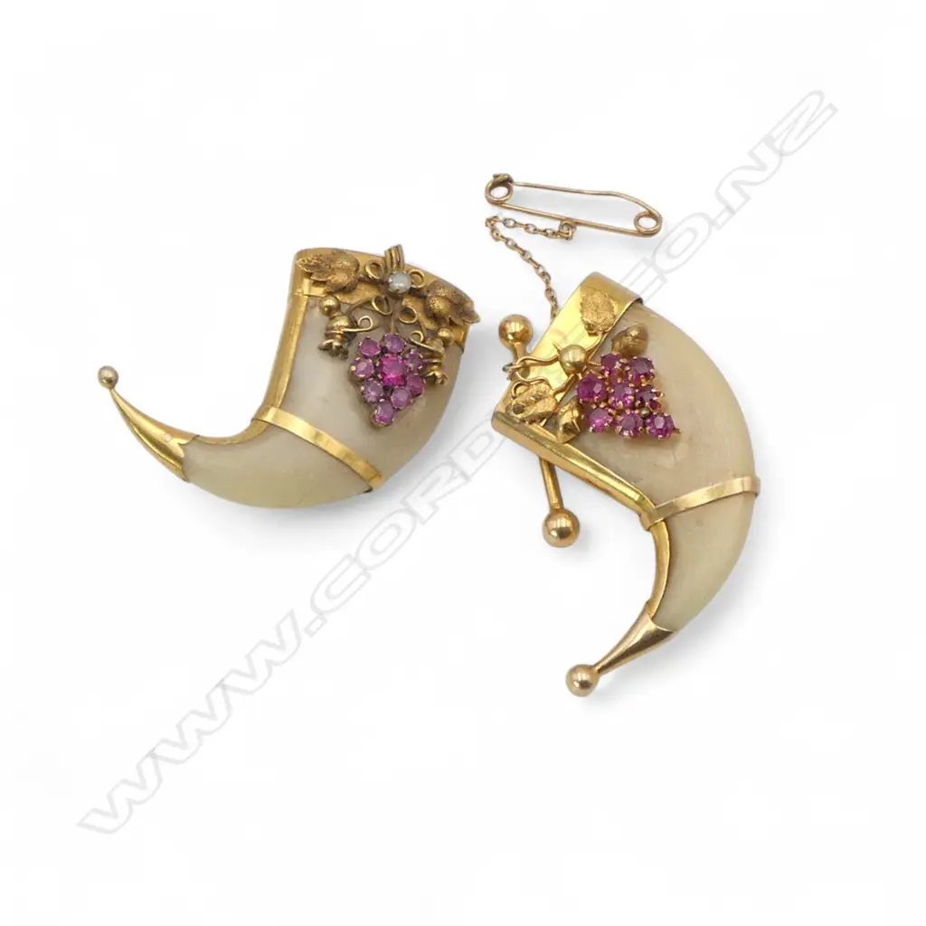 c.1900 pair 15ct gold ruby ? set big cat double claw brooch 15.6gms Image 1++