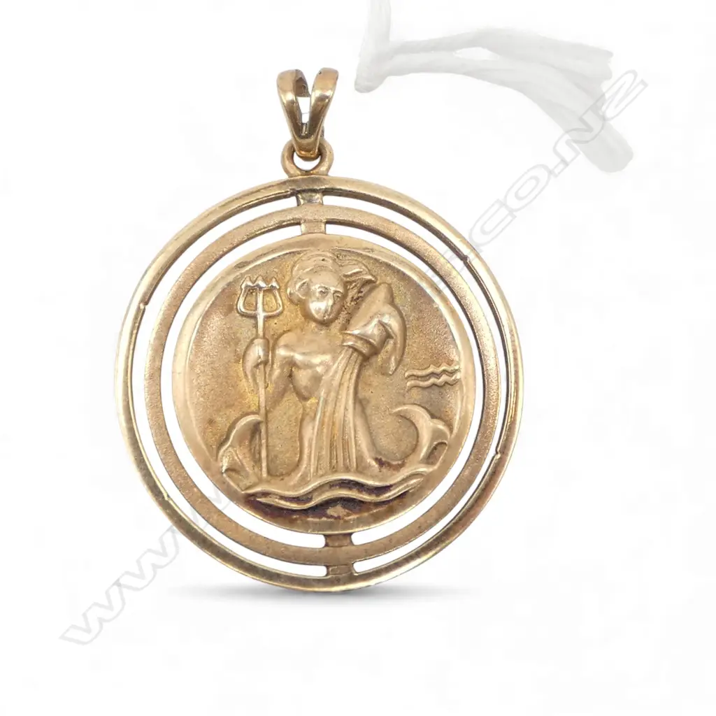 9ct GOLD ST. CHRISTOPHER PENDANT 5.55gms Image 1++