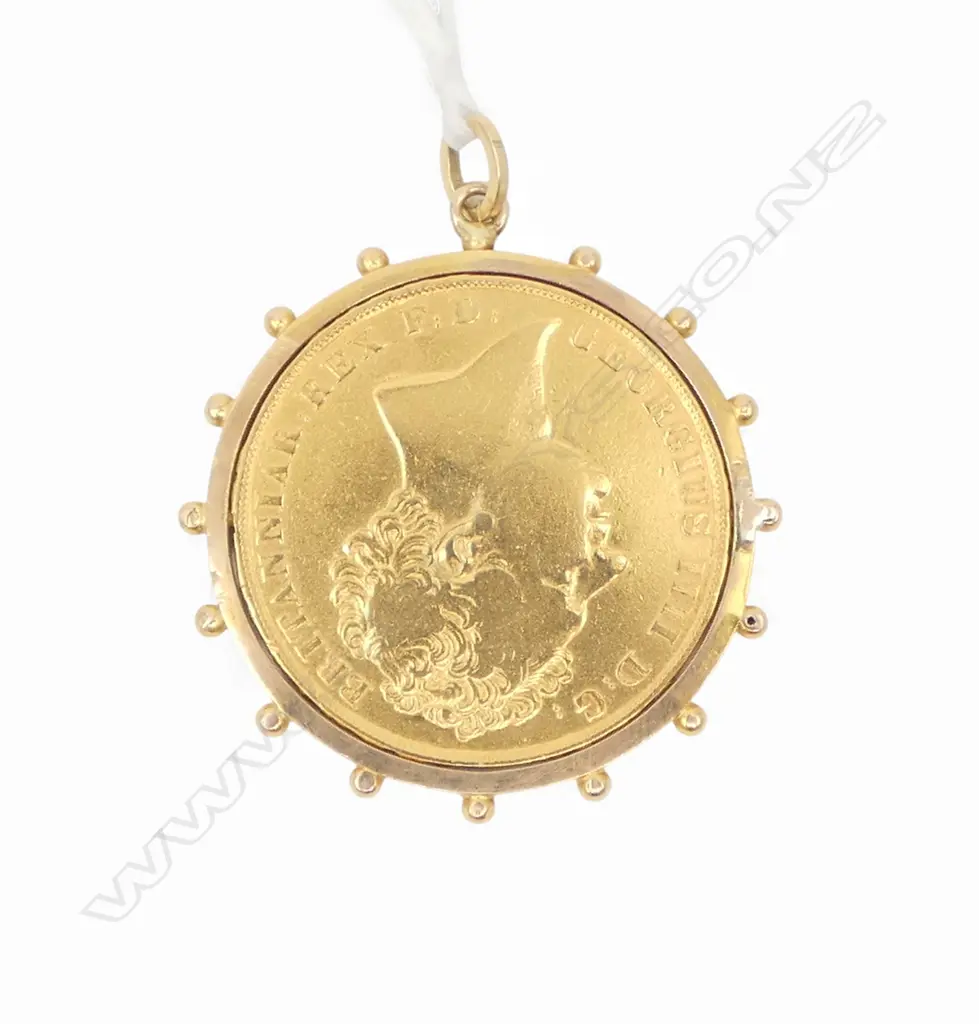 22ct gold George IV gold Two Pounds 1823 in 18ct gold spinner pendant mount 20gms total Image 1++