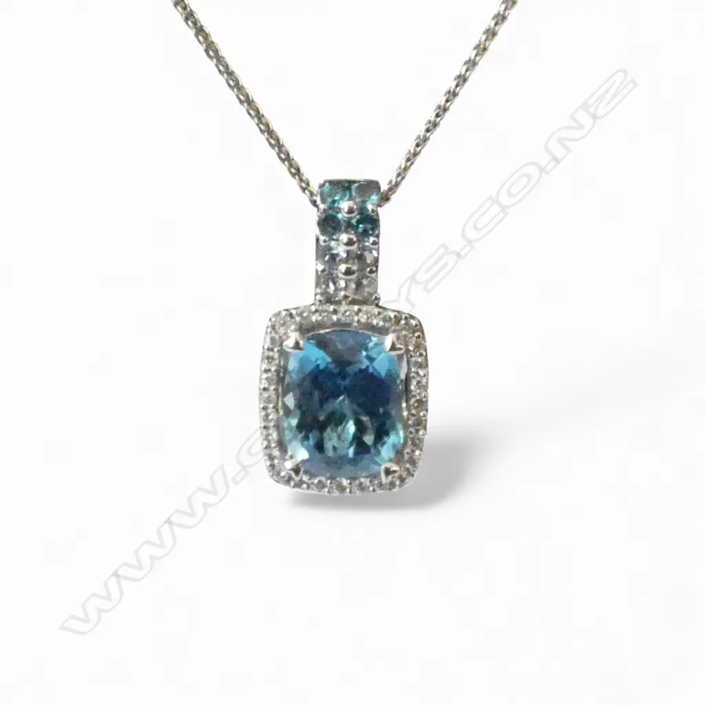 14ct WHT GOLD & TOPAZ HALO PENDANT on 14ct CHAIN, 5.20gm, valuation Image 1++