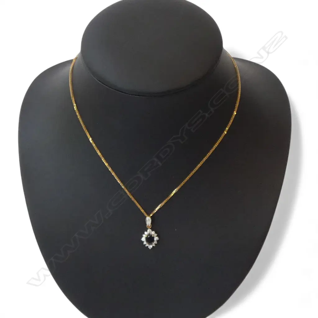 Designer 0.45ct DIAMOND SOLITAIRE PENDANT w diamond halo surround on 18ct GOLD CHAIN. Push button length adjust.8.2gms Image 1++