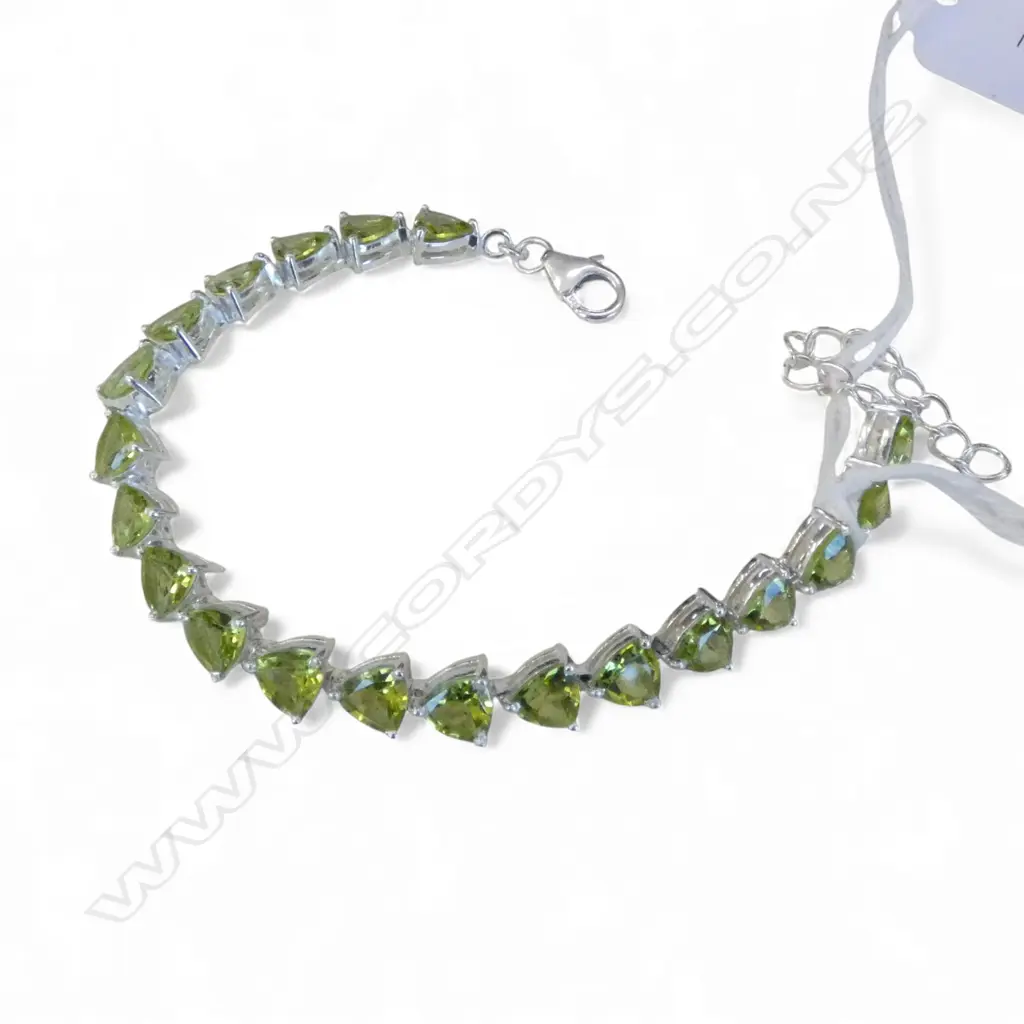 SILVER & PERIDOT BRACELET Image 1++